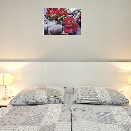 Apartments With A Parking Space Mavarstica, Ciovo - 17803 Trogir Room photo